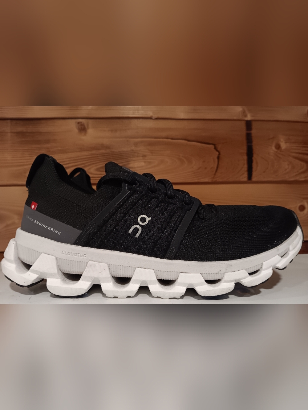 On Cloud Running Shoes Womens 9